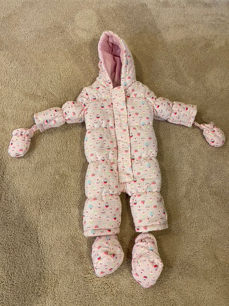 77A Girl's 9-12mo Snow suit-Pink Cupcake Pattern