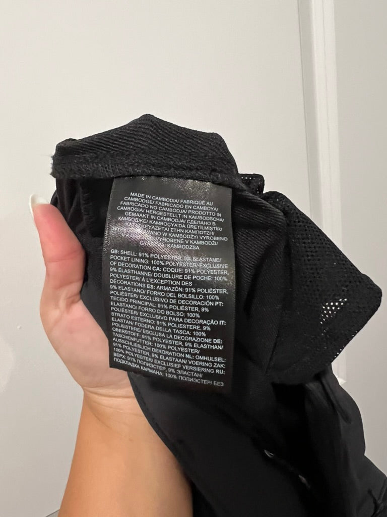 Seller #76 - The North Face Women's Bridgeway Zip-Off Pant Black Size US 8 Year 2023