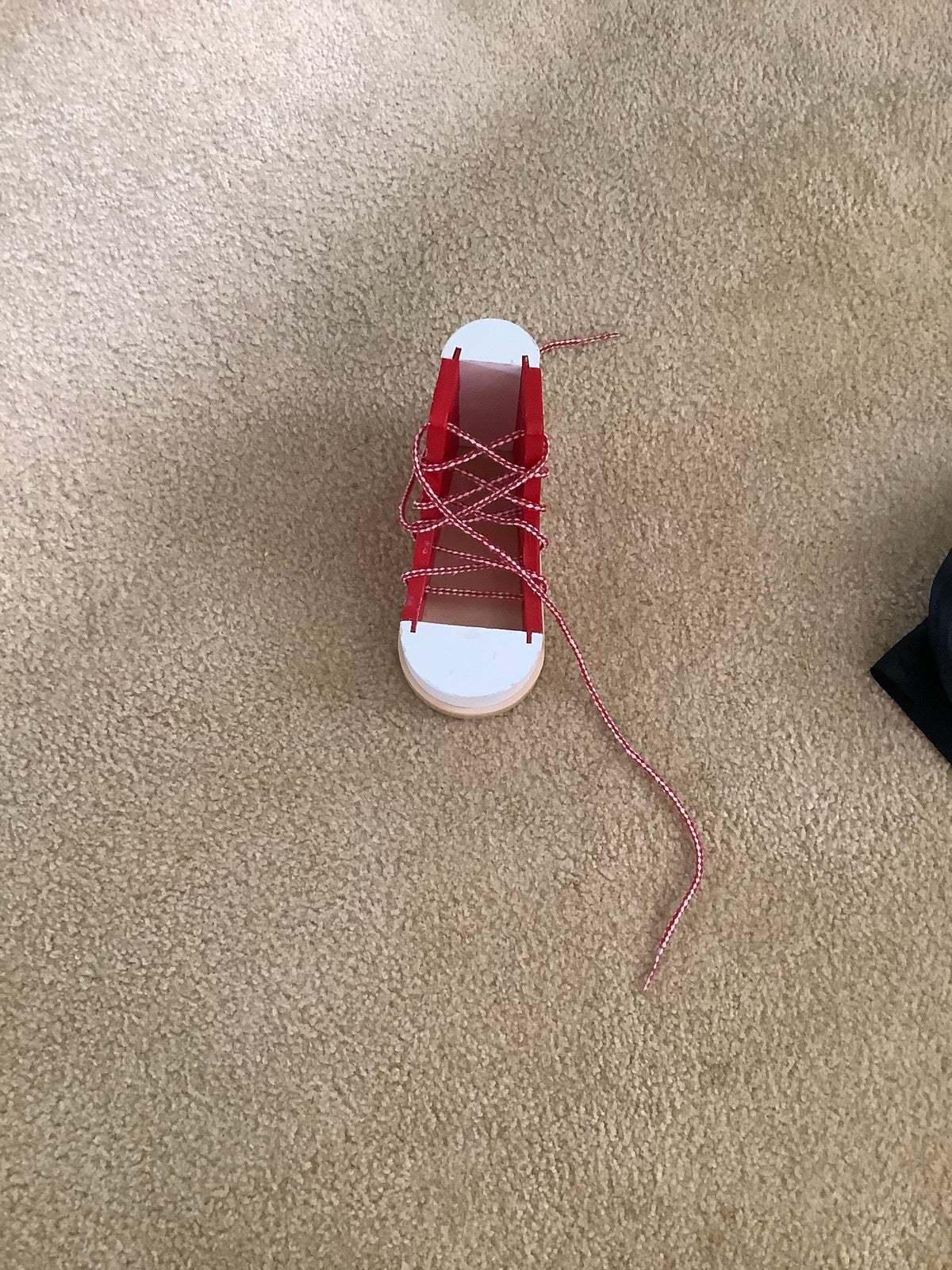 #130 Melissa and Doug wooden Learn to Tie Shoe
