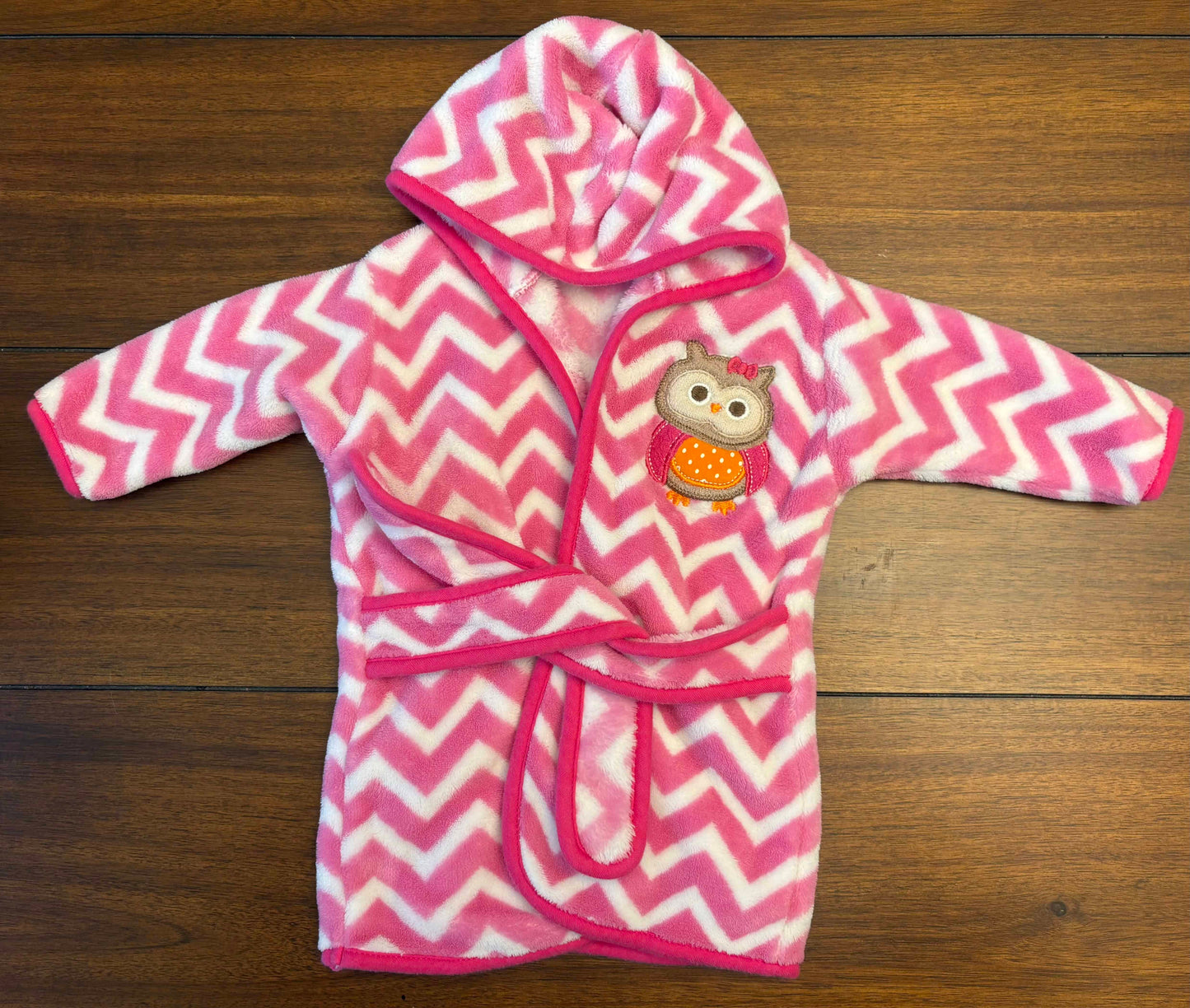 Seller #210 Neat Solutions Girls Size 0-9M Hot Pink & White Chevron Fleece Hooded Robe