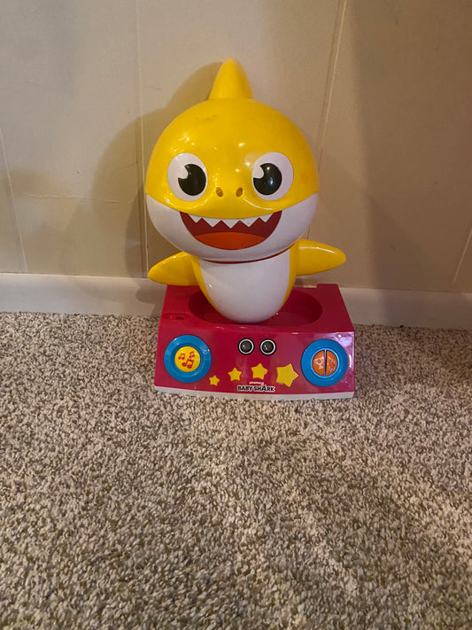 *reduced* Baby Shark Singing Toy
