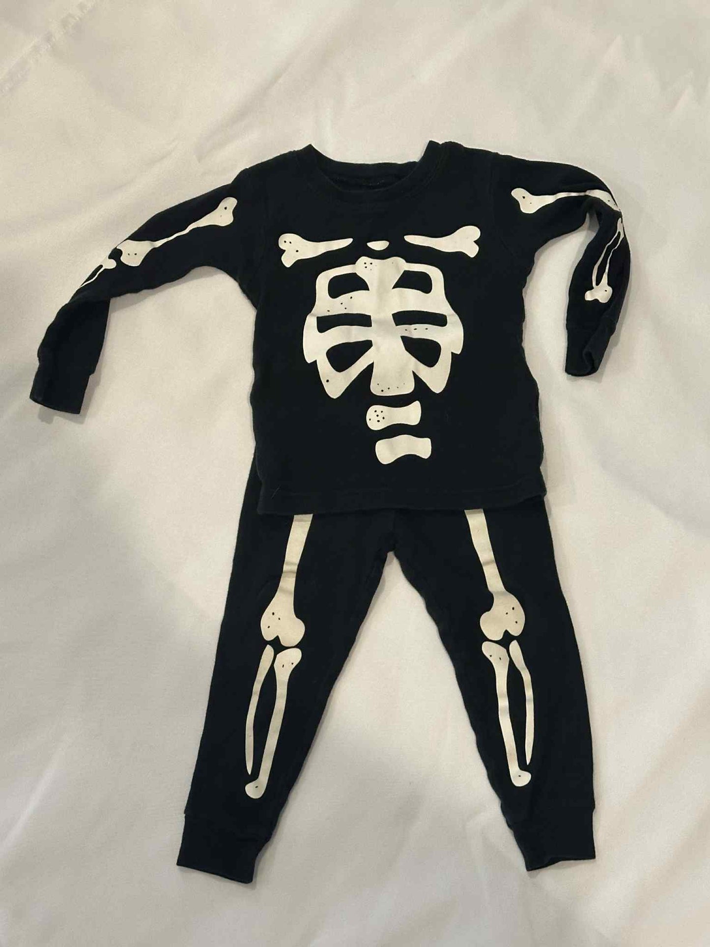 #149- 18 month Halloween PJs