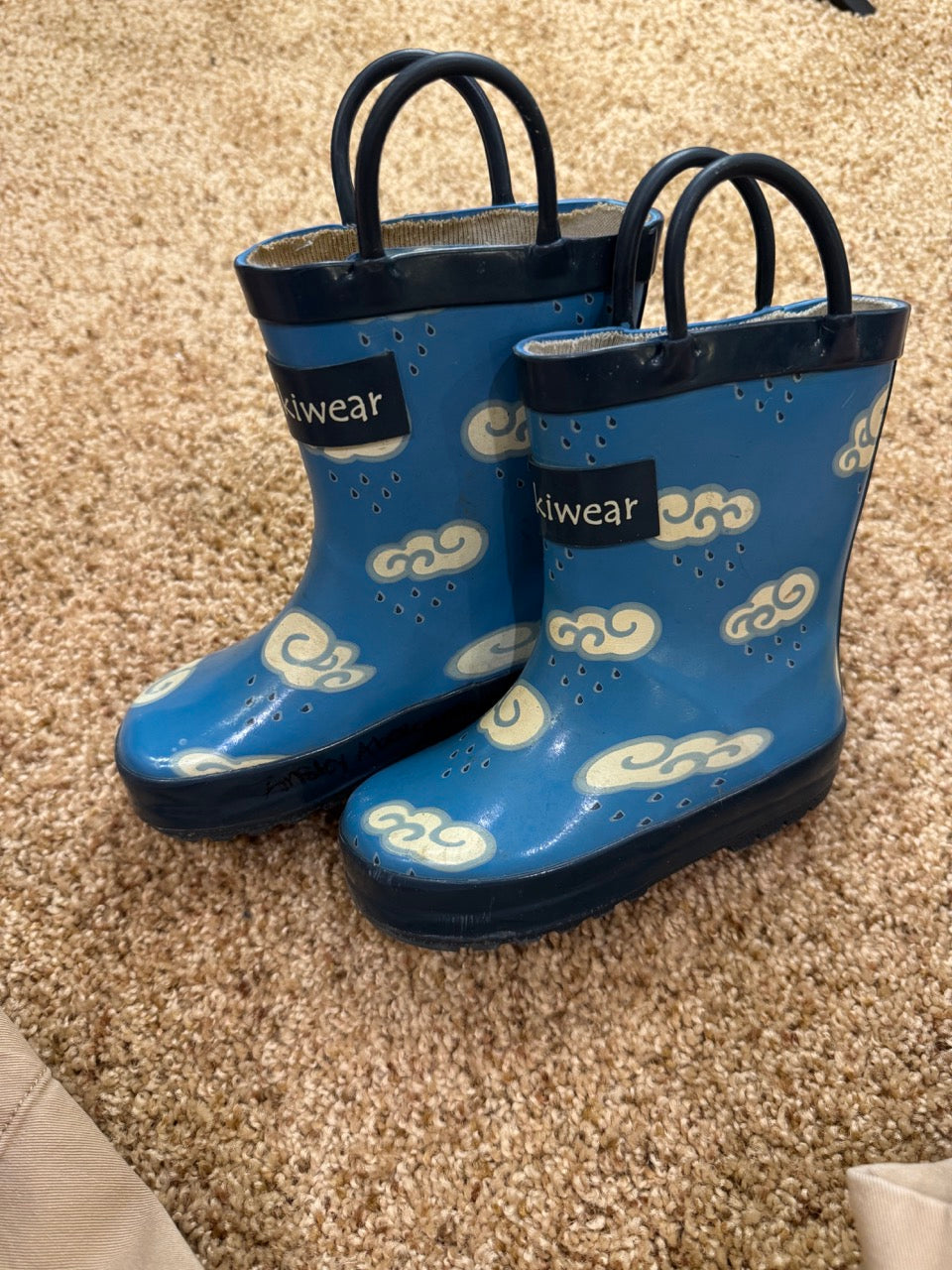 #86A girls size 6 rainboots