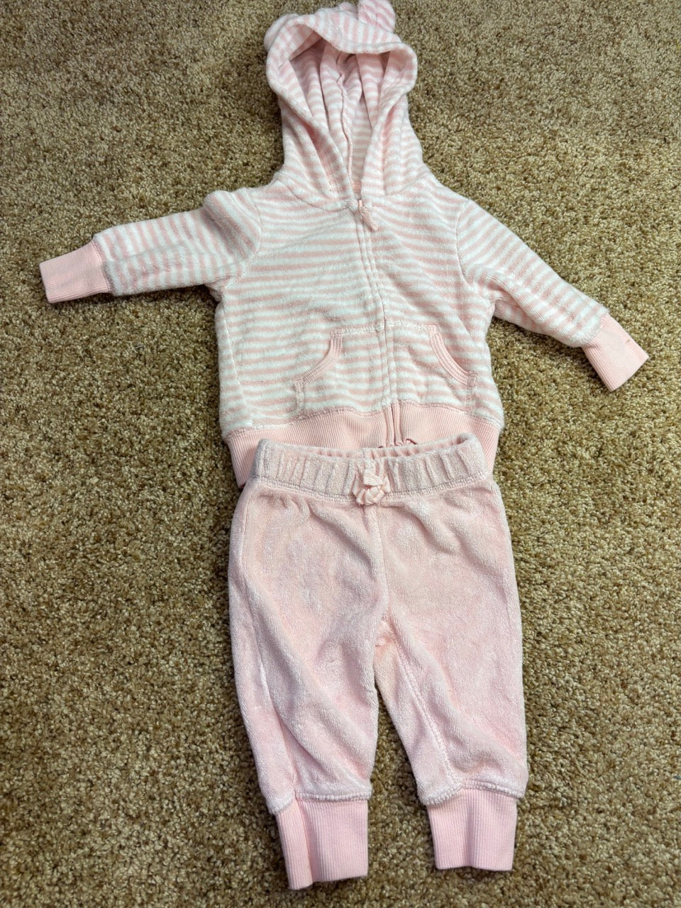 #86A girls 3 mo carters jacket and pant