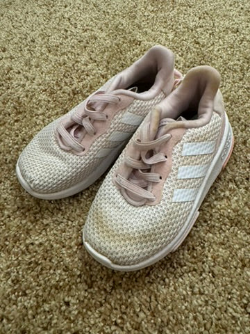 #86A girls Adidas size 7 shoes