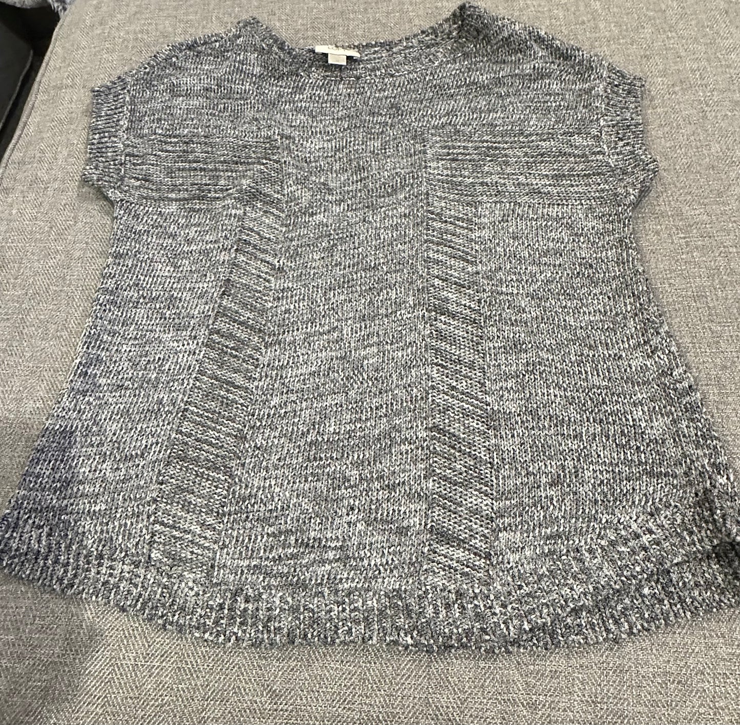 #75B Women’s M Loft heavier sweater