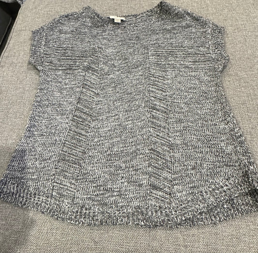 #75B Women’s M Loft heavier sweater