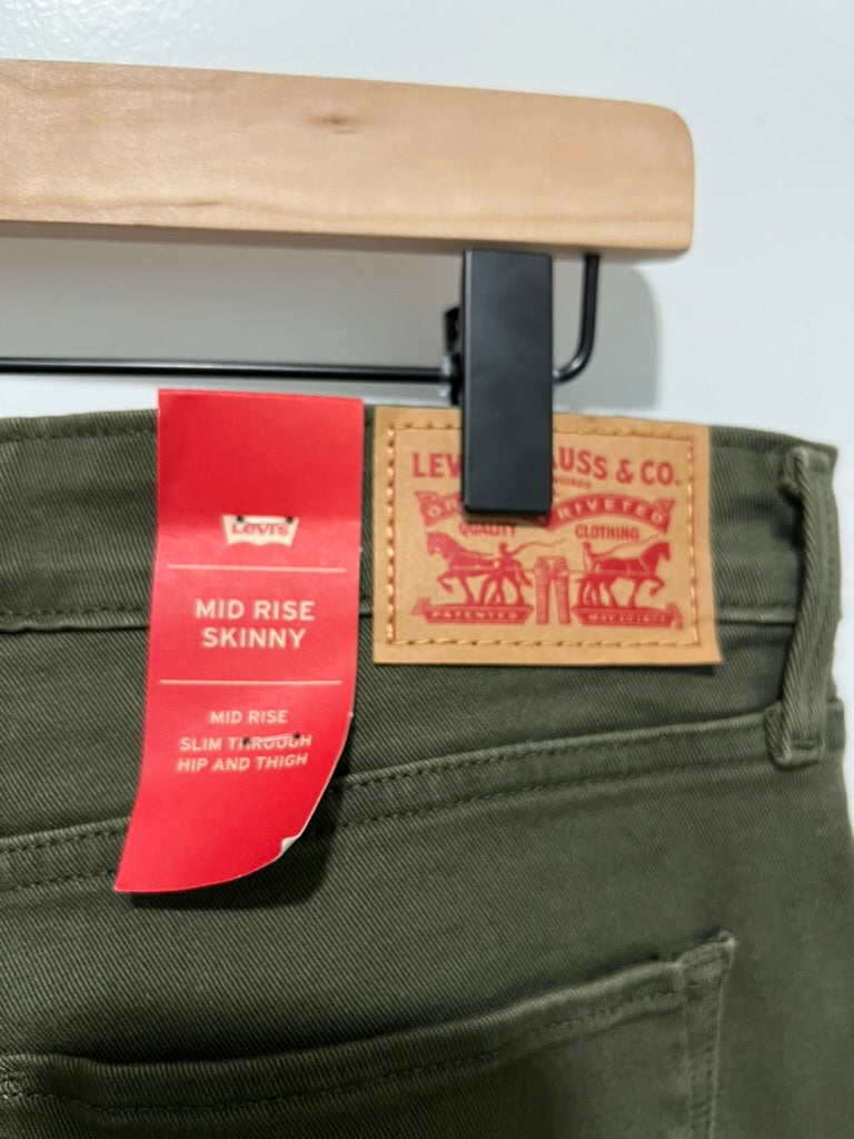 Seller #76 - Levi's Women's Mid-Rise Skinny Jeans - Size 31 - Green - NWT