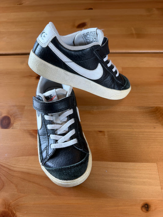 Seller #94 Toddler Boys 10.5c Nike Blazers Black and White