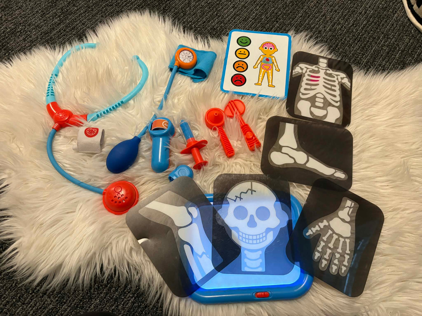 #196 Fat Brain Toys Doctor Set with Light-Up X-Ray