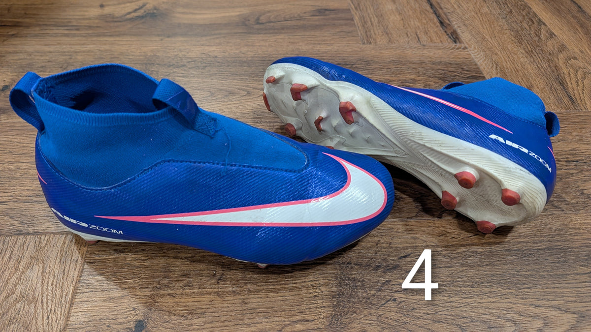 #3 Nike Mercurial Superfly soccer cleats, size 4