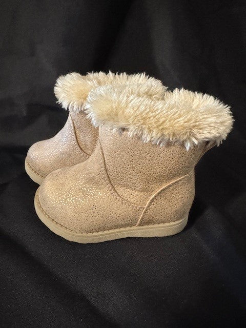 REDUCED #141 Sparkle Fur Boots GUC Toddler size 5 SR