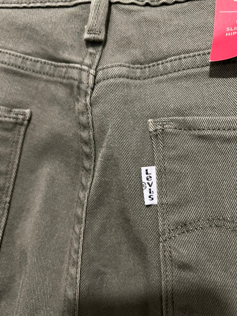 Seller #76 - Levi's Women's Mid-Rise Skinny Jeans - Size 31 - Green - NWT