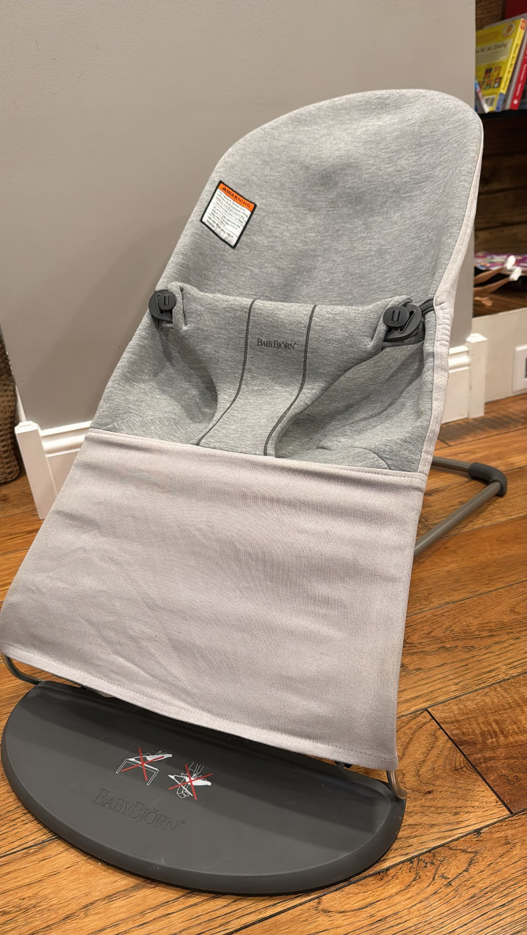 #145 Babybjorn bouncer grey EUC