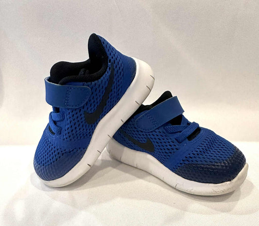 #149 5c Boys Nike Shoes