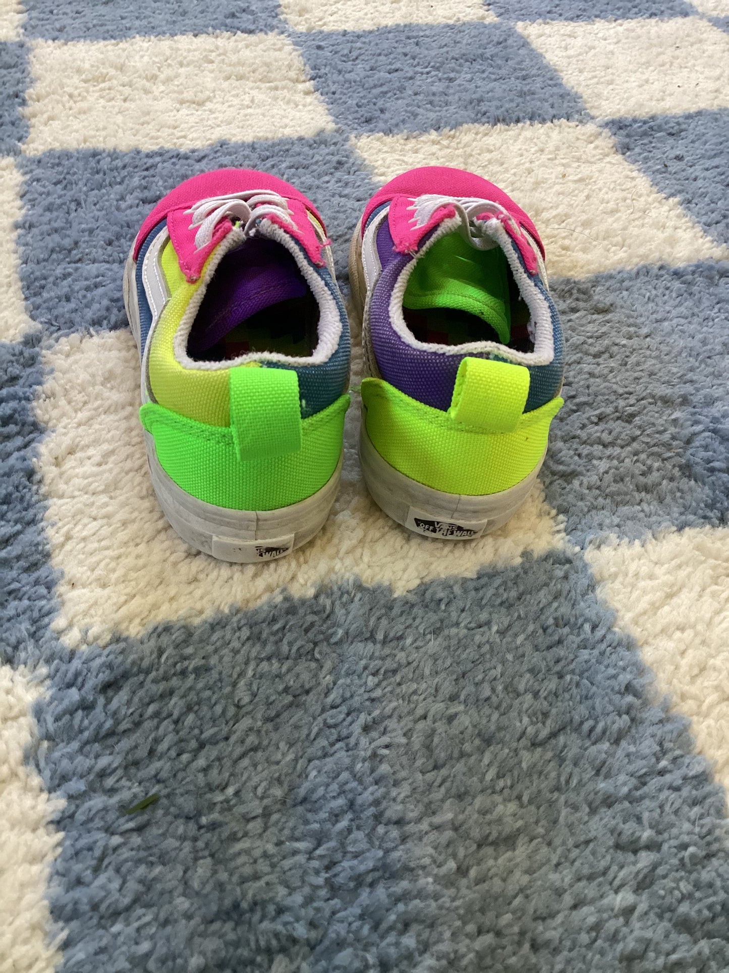 #129 Vans sz 9