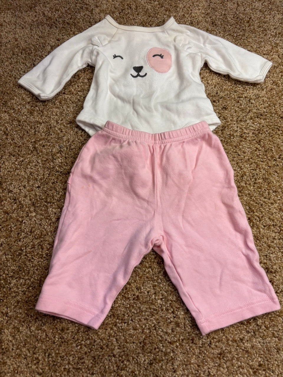 #86A girls 3 mo carters outfit