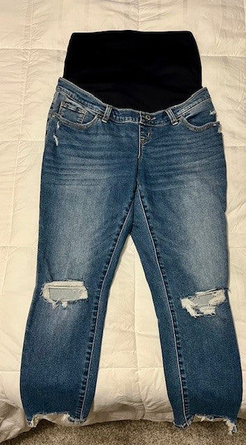 Seller #79 | Abercrombie & Fitch Maternity Skinny Jeans | Size 30/10R REDUCED