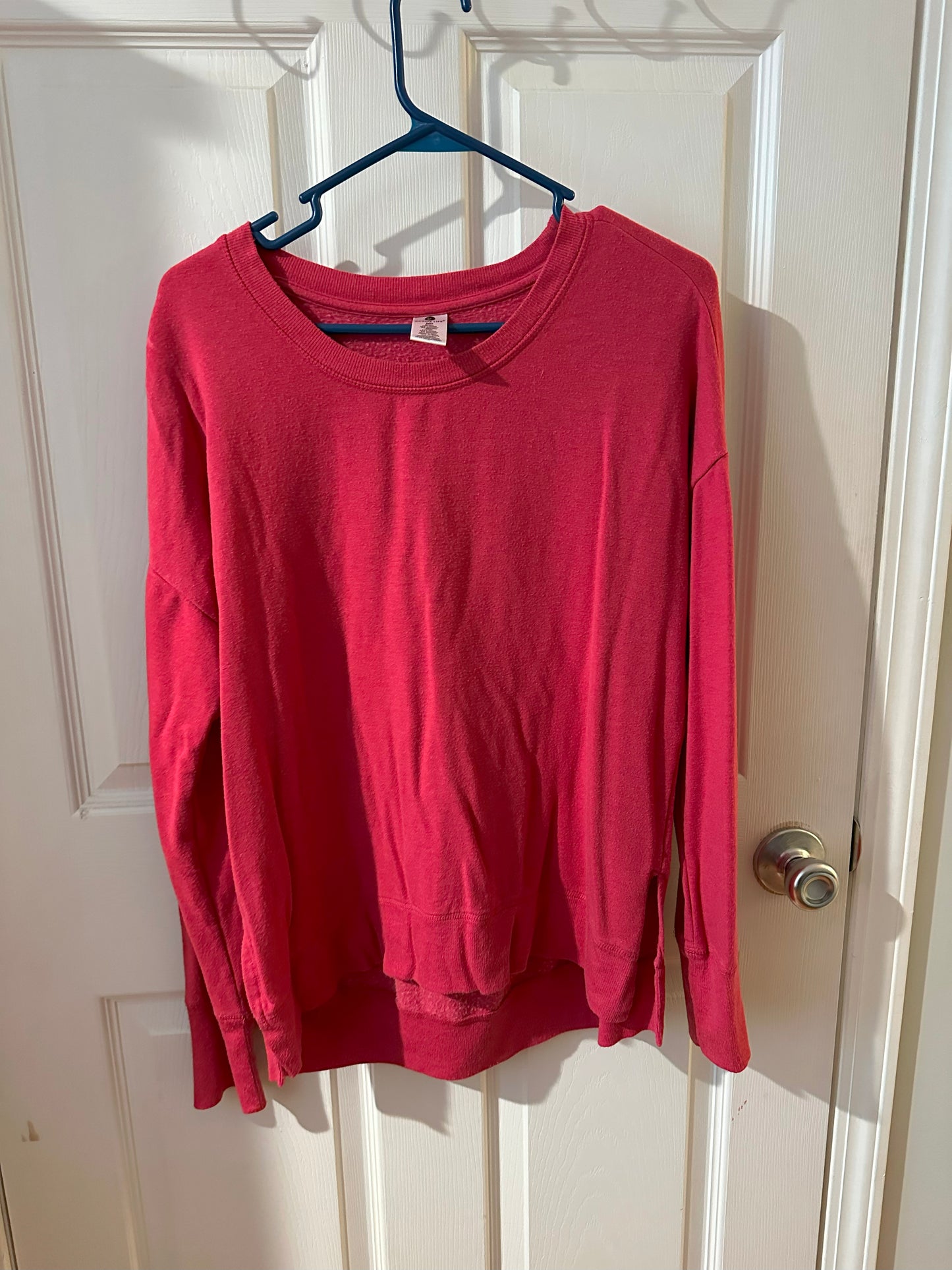 #8 Women's Sweater Size Medium- Maroon/Magenta