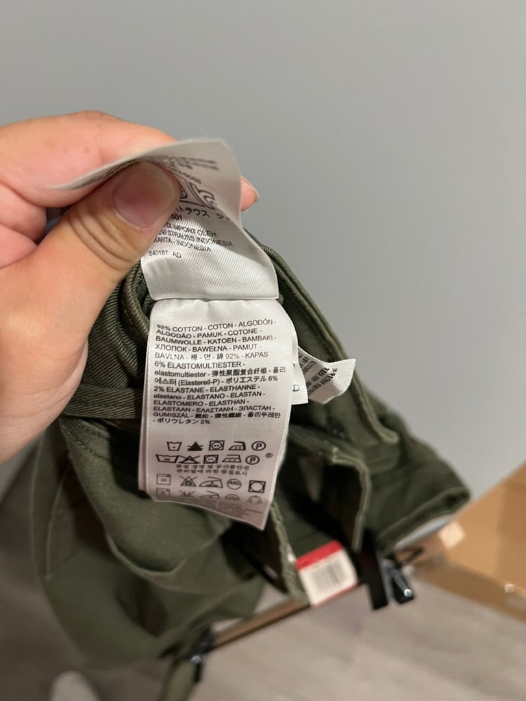 Seller #76 - Levi's Women's Mid-Rise Skinny Jeans - Size 31 - Green - NWT