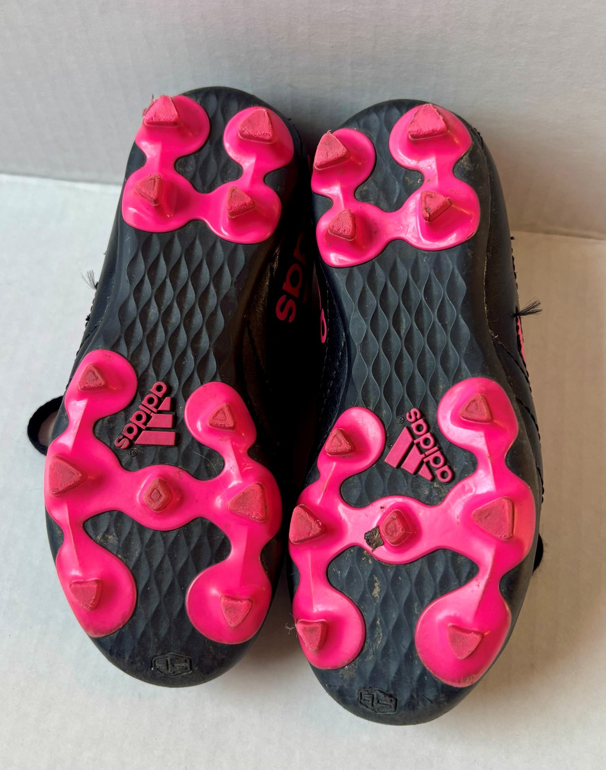 #154 Adidas Cleats Girls 10 VGUC