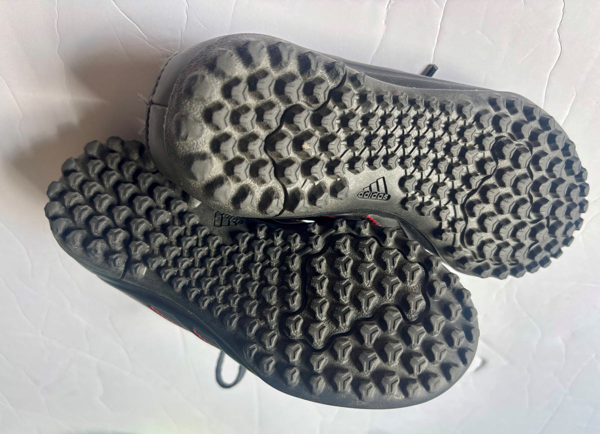 #154 Adidas Indoor Soccer Cleats Boys Size 10 EUC