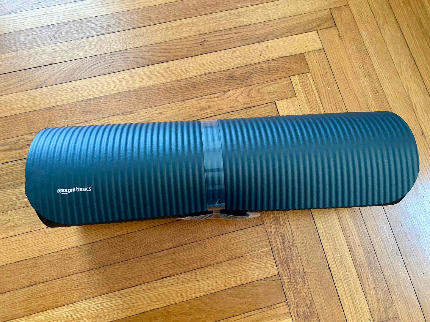 #95B NWT Amazon Basics 1/2-inch yoga mat