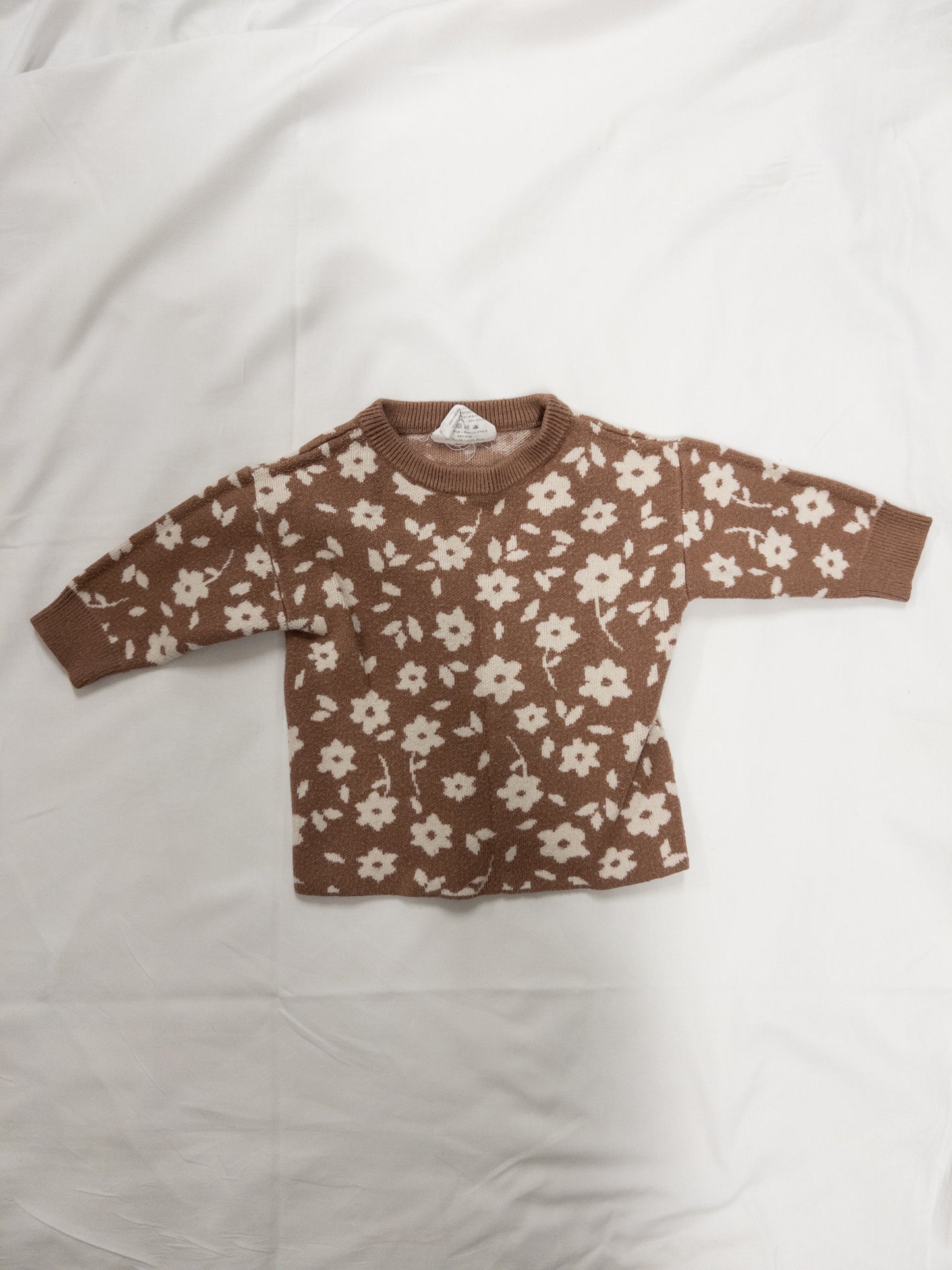#151 girls brave little one brown floral sweater 6-12 month