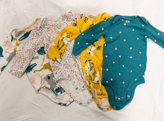 #151 lot of 9 month girls onesies EUC