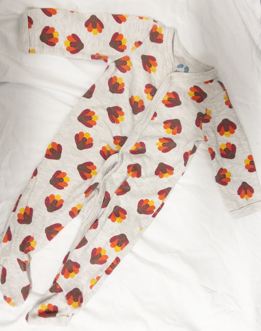 #151 gender neutral 3-6 month turkey button pajamas GUC