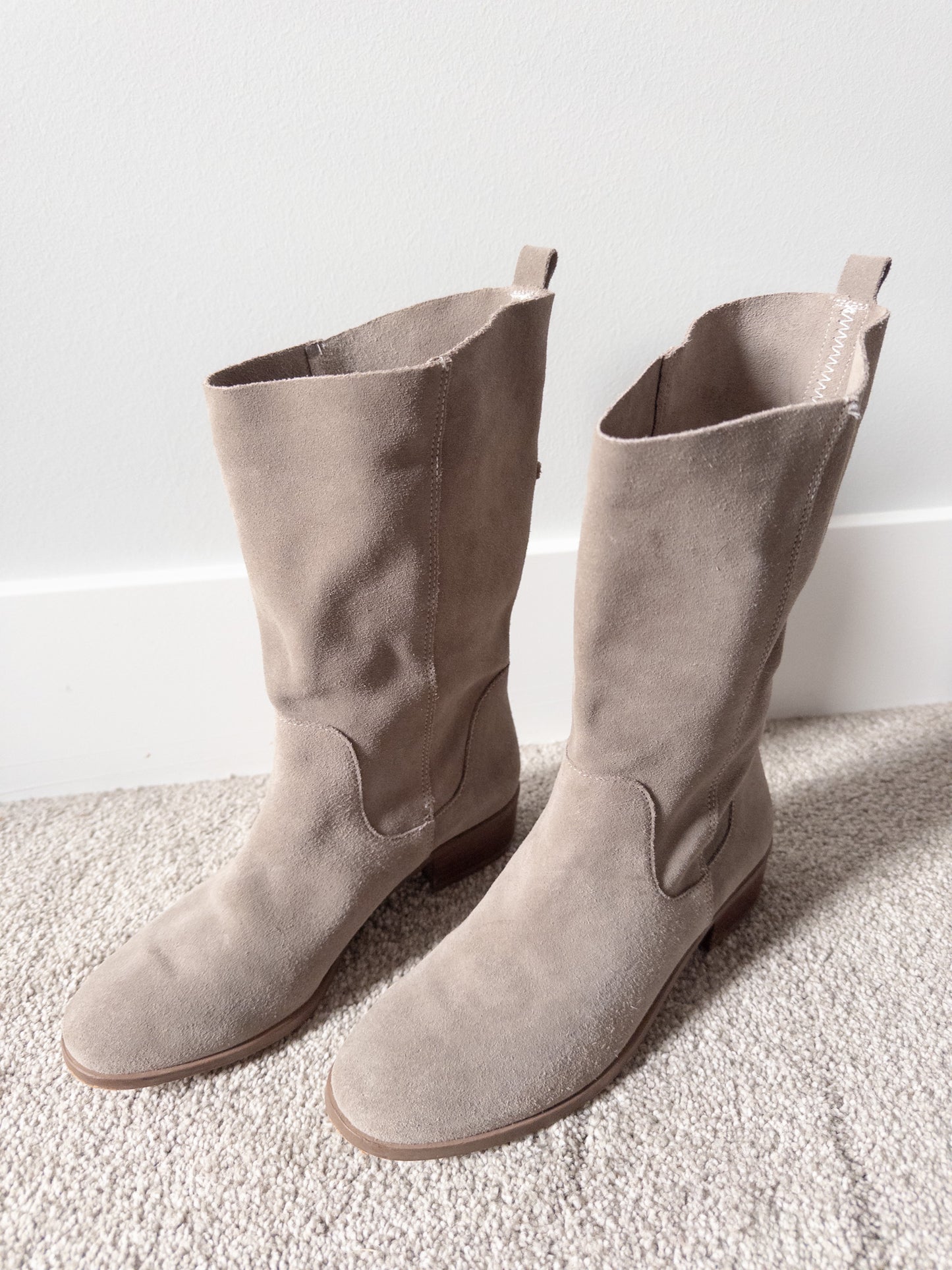 Sole Society 6.5 Gray Suede Boots - Like New