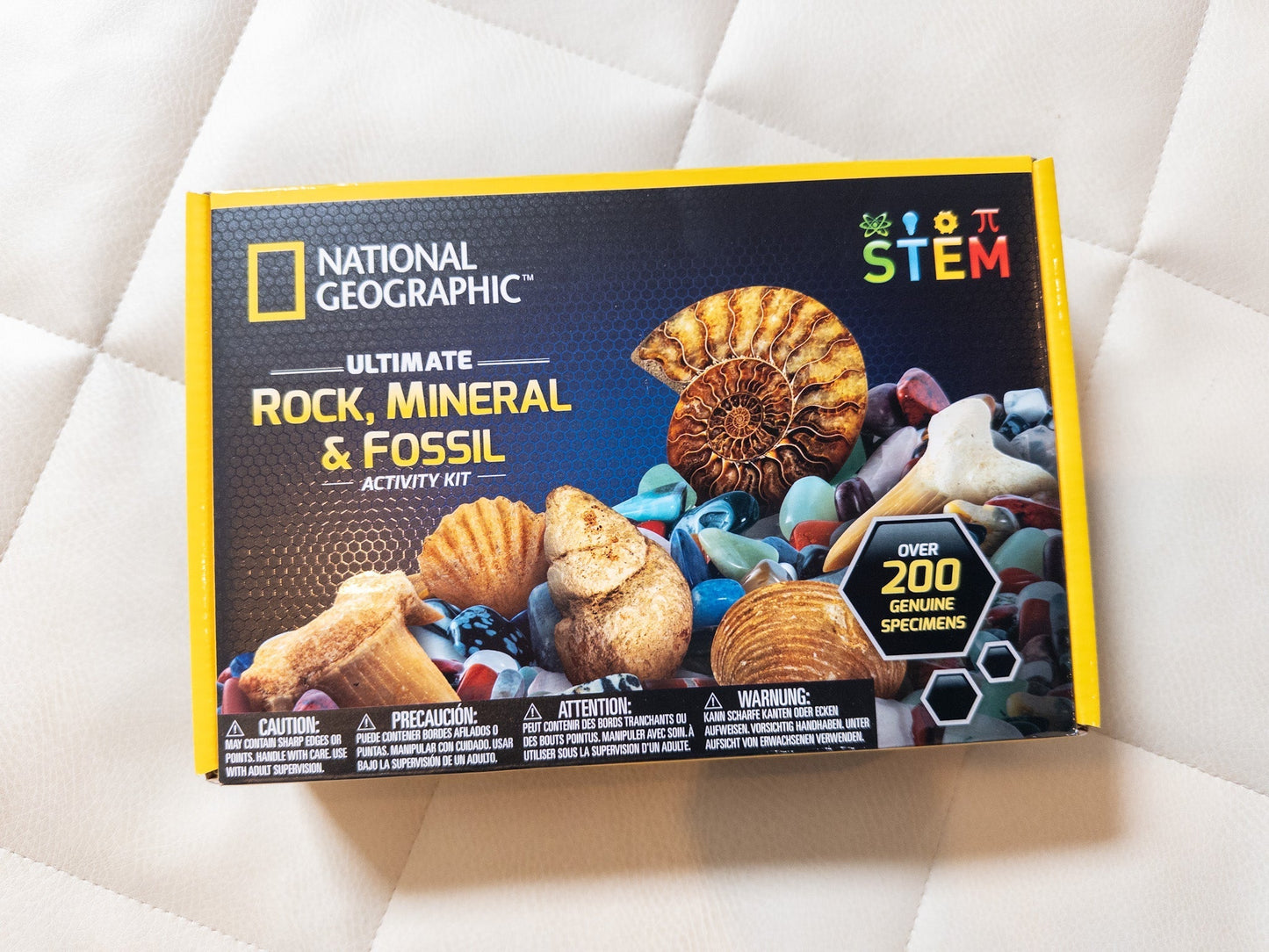 #152 National Geographic rock, mineral & fossil activity kit - NEW
