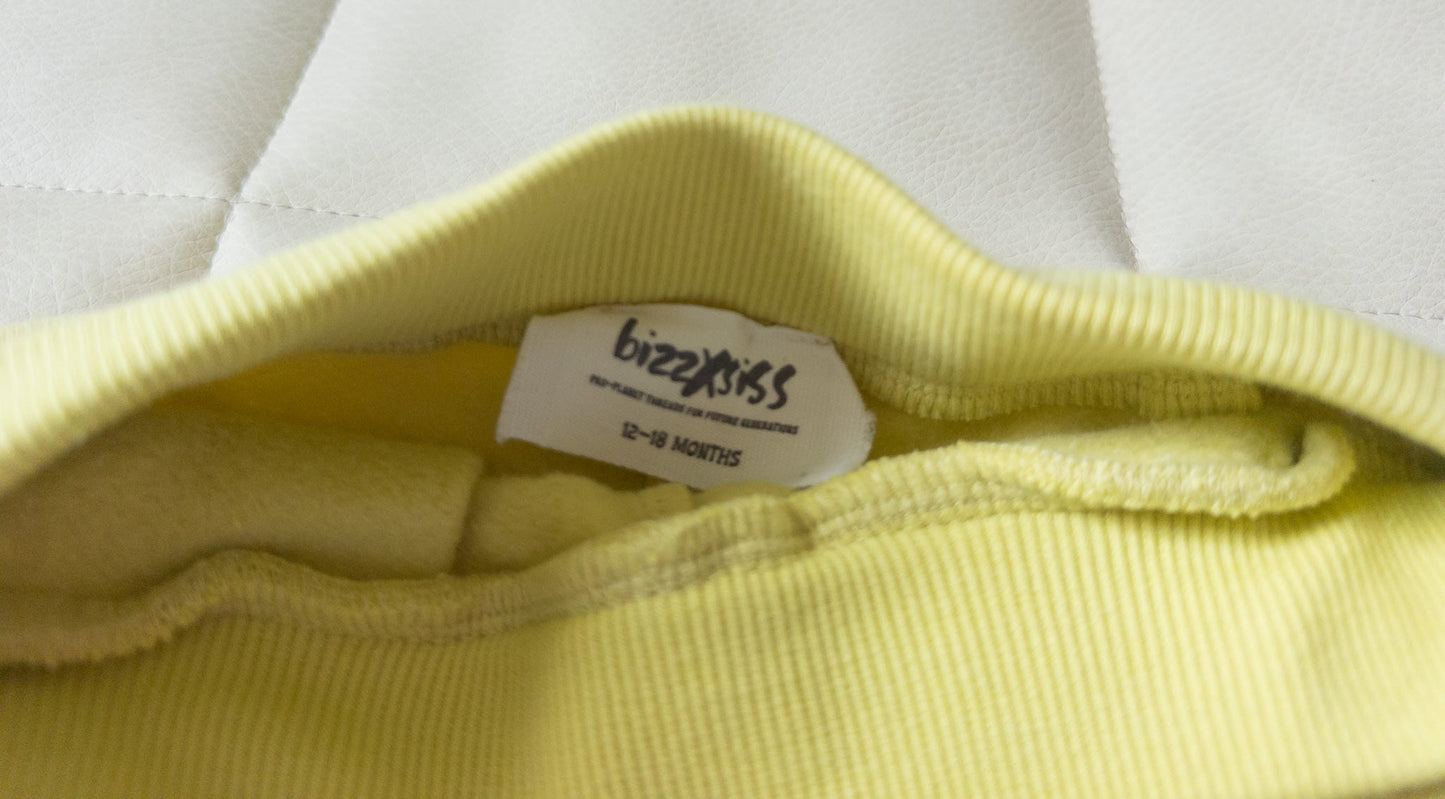 #152 Bizz & Siss 12-18m yellow sweatpants - like new