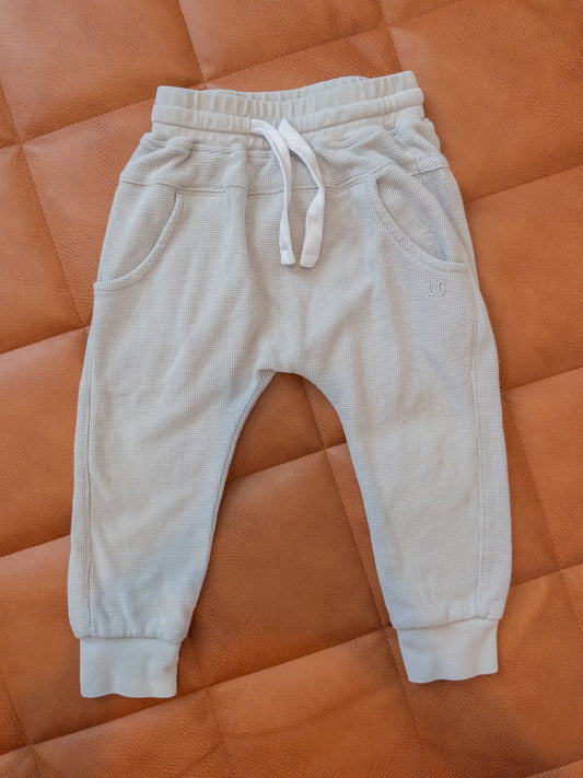#152 Little Bipsy 2-3T light gray textured lightweight sweatpants - GUC