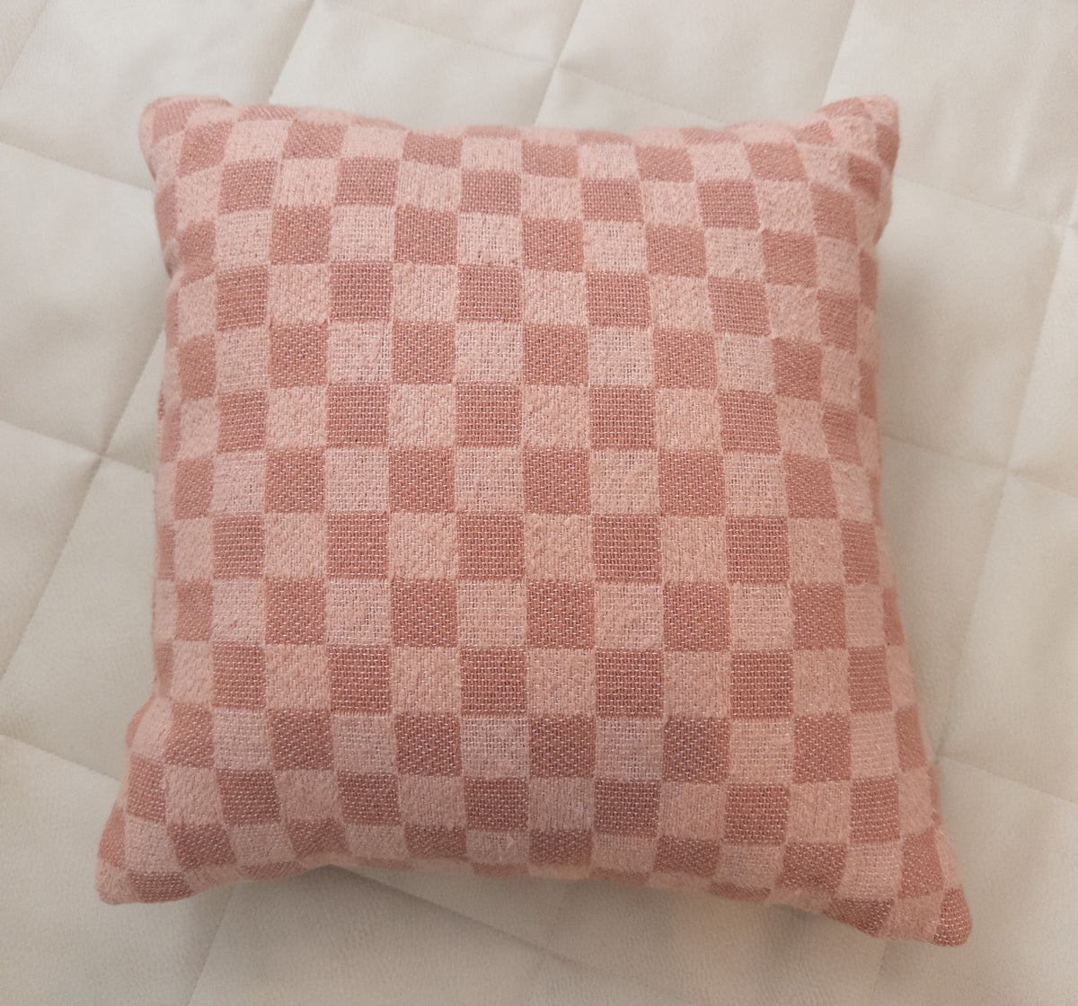 #37 Checkered throw pillow - EUC