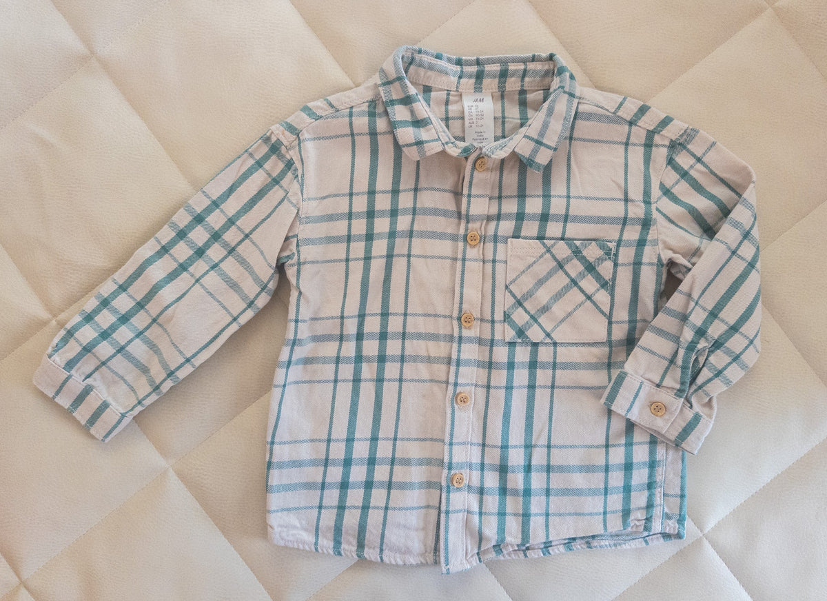 #37 H&M 2T boys button shirt - EUC