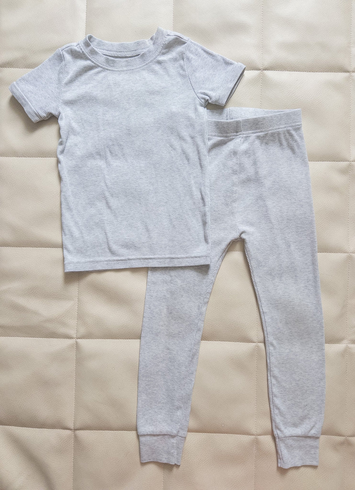 #37 3T Ribbed Light Heather Gray Pajamas - GUC