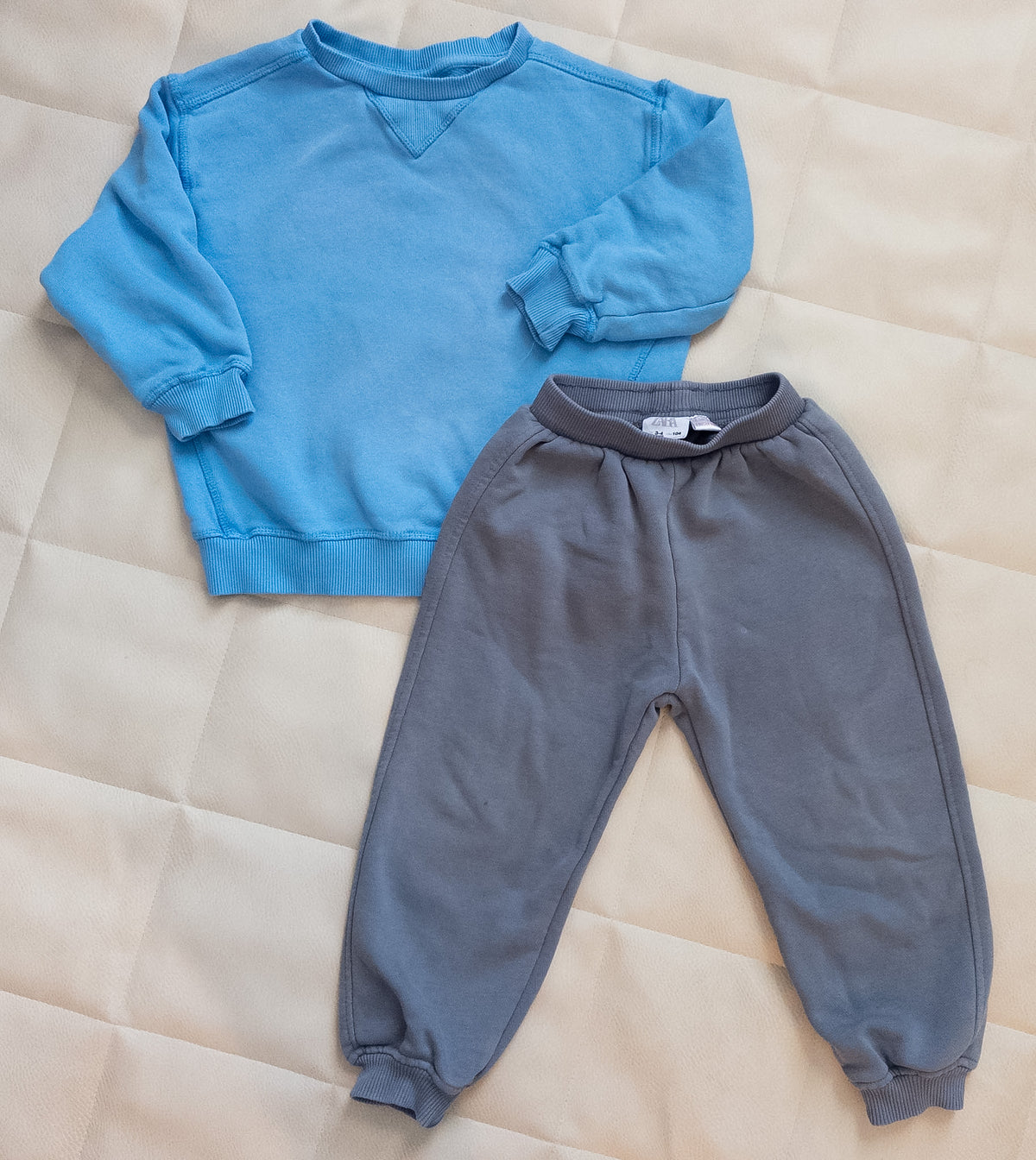 #37 Zara 3-4Y Blue Sweatshirt, Gray Sweatpants - GUC