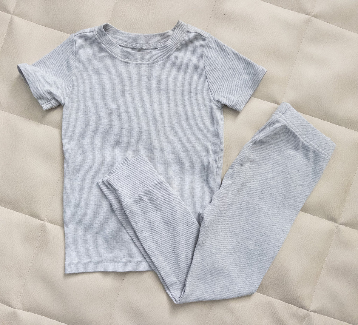 #37 Old Navy 4T heather gray ribbed pajamas - VGUC