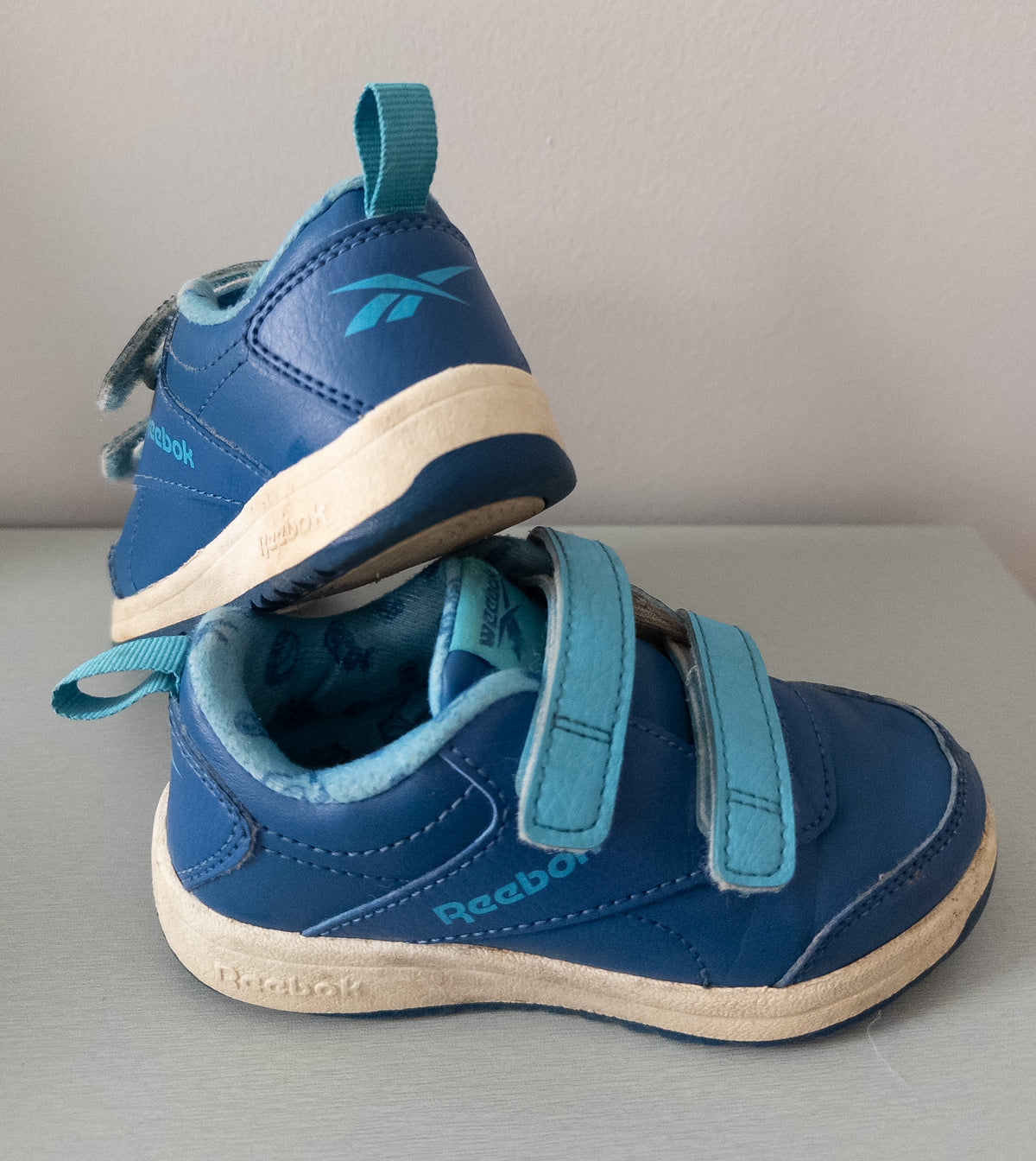 #37 Reebok Blue 10c Sneakers Shoes - VGUC