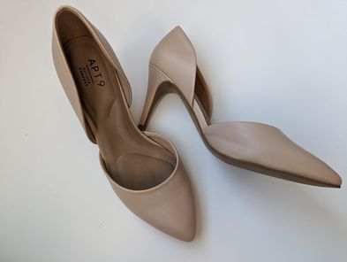 Apt 9 Nude women heels size 8.5 only worn once