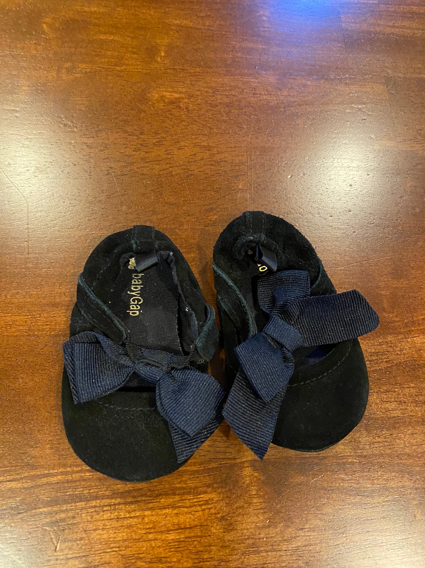 77A Girl's Infant Black Velvet Shoes