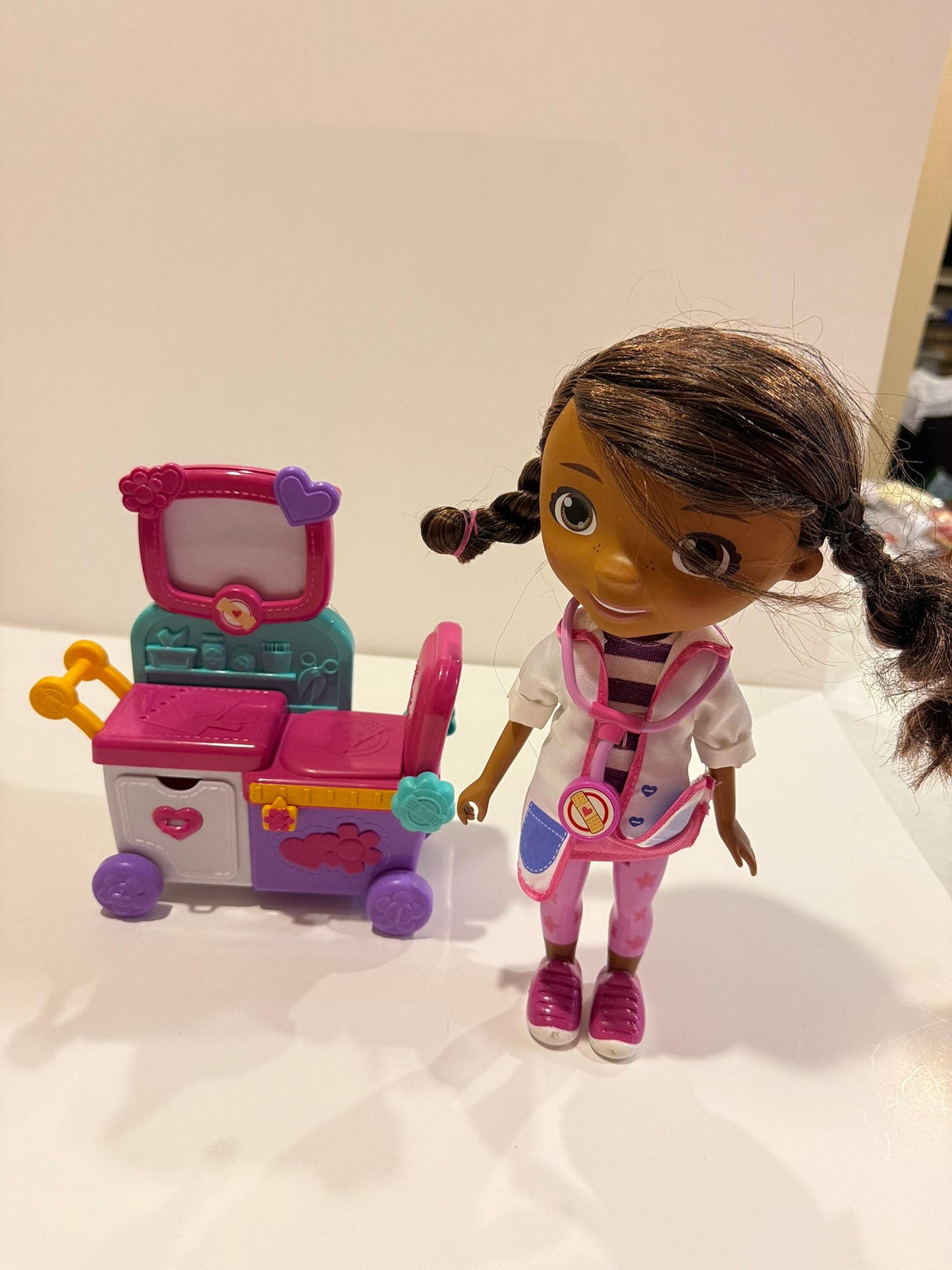 179 Doc McStuffin Doll Playset
