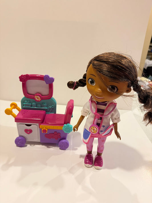 179 Doc McStuffin Doll Playset