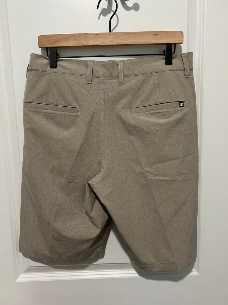 Seller #76 - TRAVIS MATHEW Beck Shorts Chino Mens Sz 32 Taupe Stretch Performance Golf