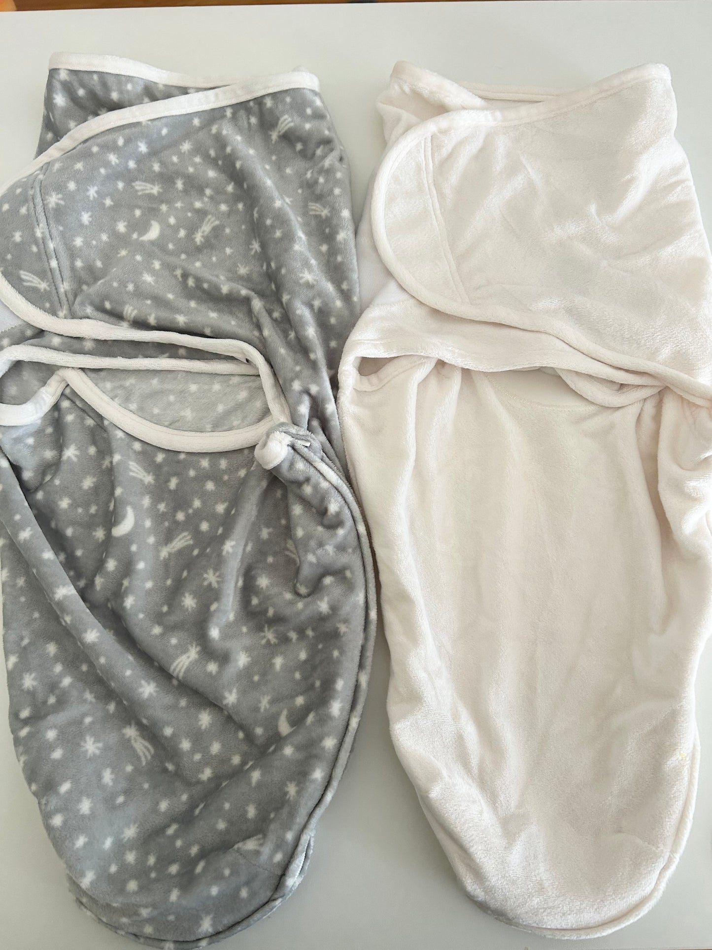 Aden + Anais | Wrap Swaddles (Velcro) | Gender Neutral | Gray & Off White | 0-3 months