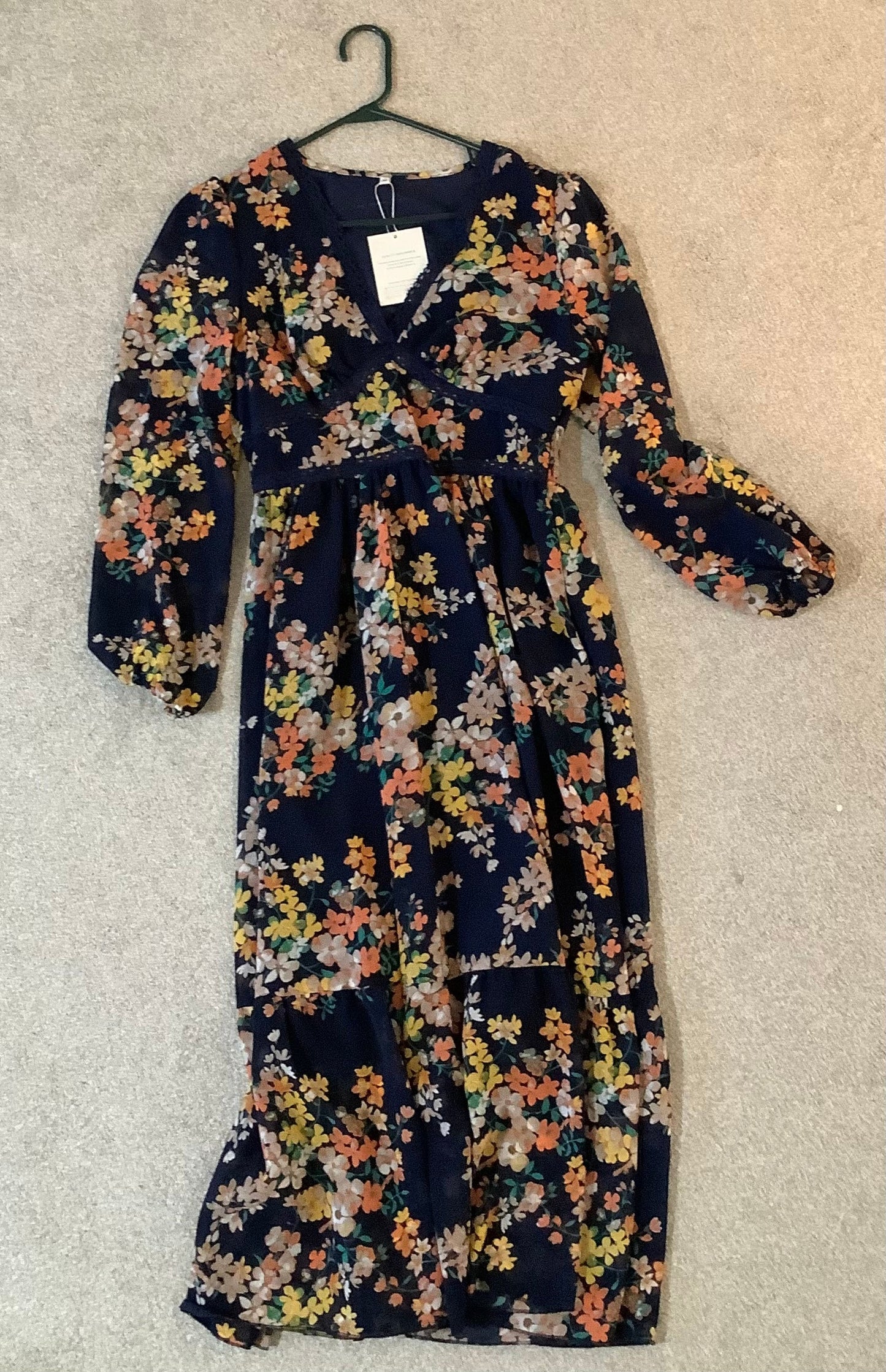 #133 NWT Navy Floral Dress Sz M Womens
