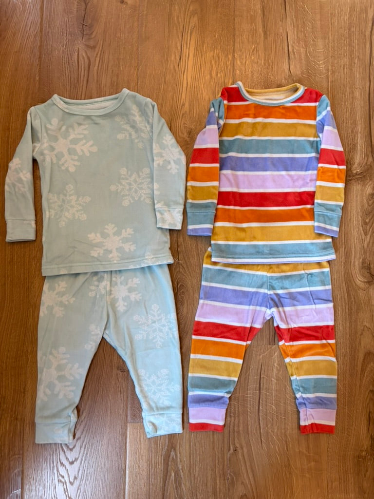 #6 - Cat & Jack Fleece Pajamas (2 sets) - 18 months