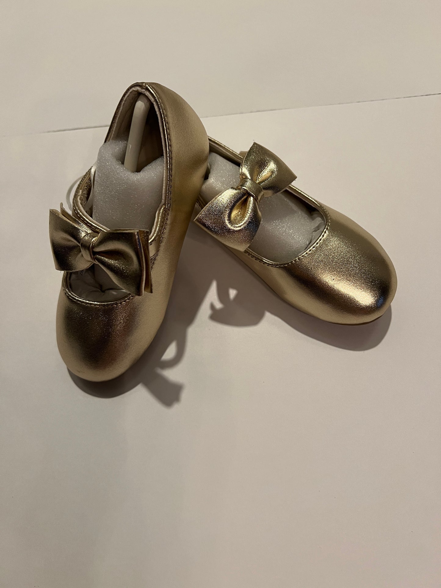 Girls Toddler Shoe Size 8 Felix & Flora NWT Gold Metallic Bow Shoe