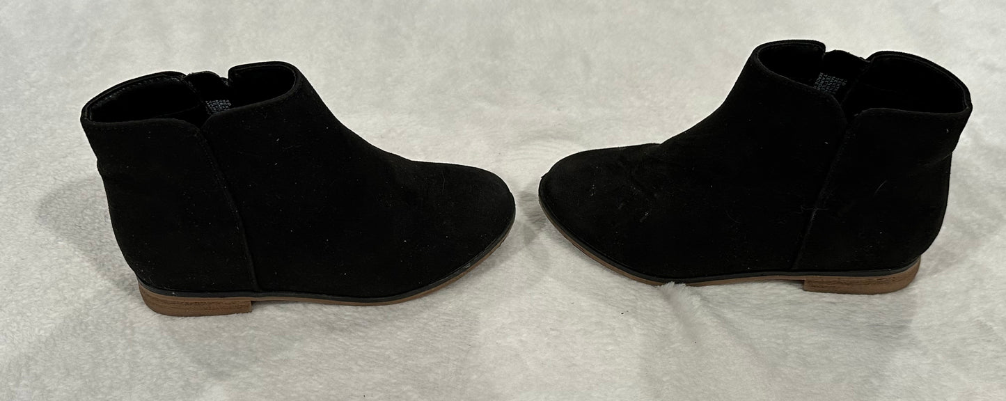 #75B Girls size 10 Cat and Jack black booties